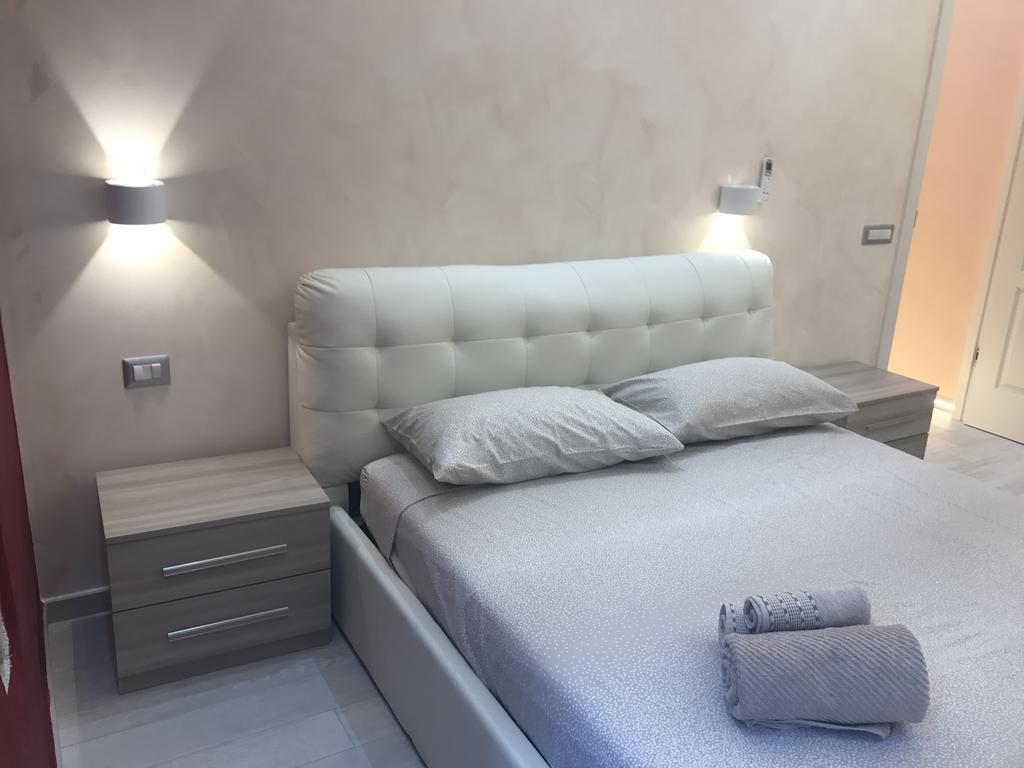Spartacus Inn Apartment โรม ภายนอก รูปภาพ