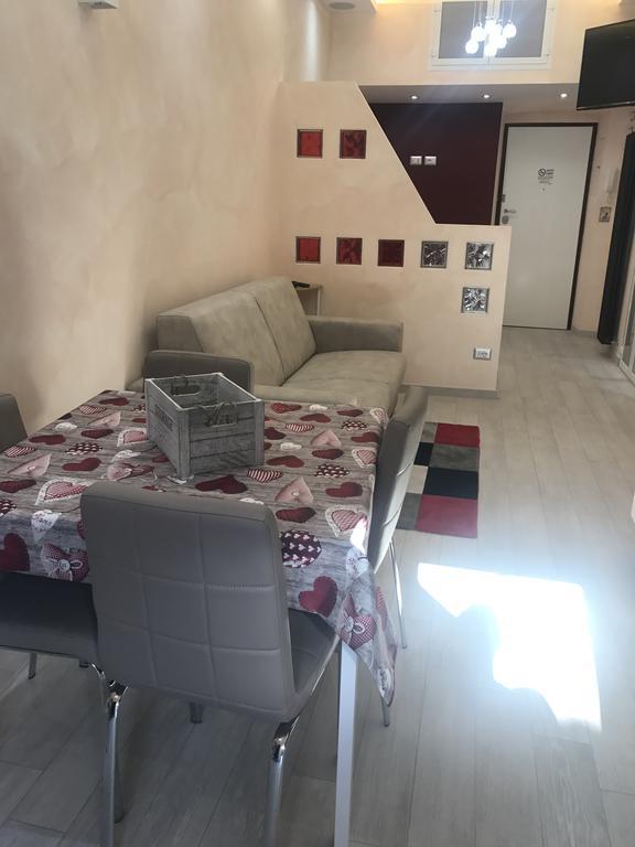 Spartacus Inn Apartment โรม ภายนอก รูปภาพ